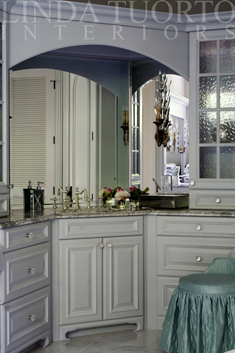 Linda Tuorto | Portfolio | Vanity